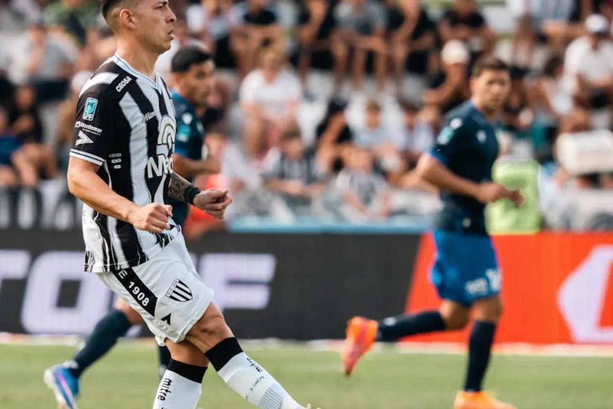 Arsenal 4 3 3 Variations Arteta 2024 Analysis